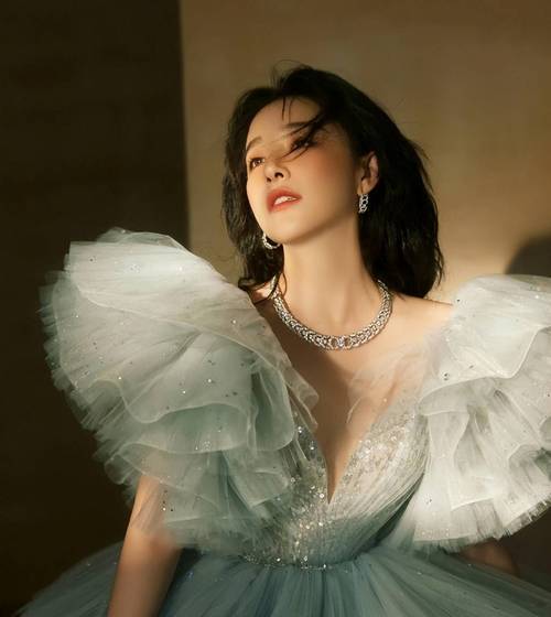 想强奸嫂子_明星激情片《香港奇案之强奸_谁想强奸女明星