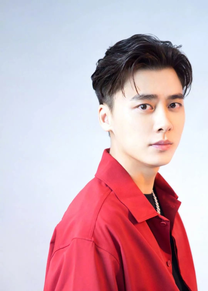 杨紫被黑了?倪妮感情的料?李易峰地位尴尬?