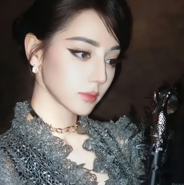 33岁迪丽热巴生病现状_明星热点迪丽热巴,_内娱女明星健康问题